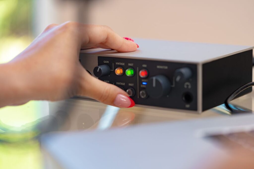 Votre Marque a une Voix : 3 raisons d&rsquo;investir dans le Sound Design